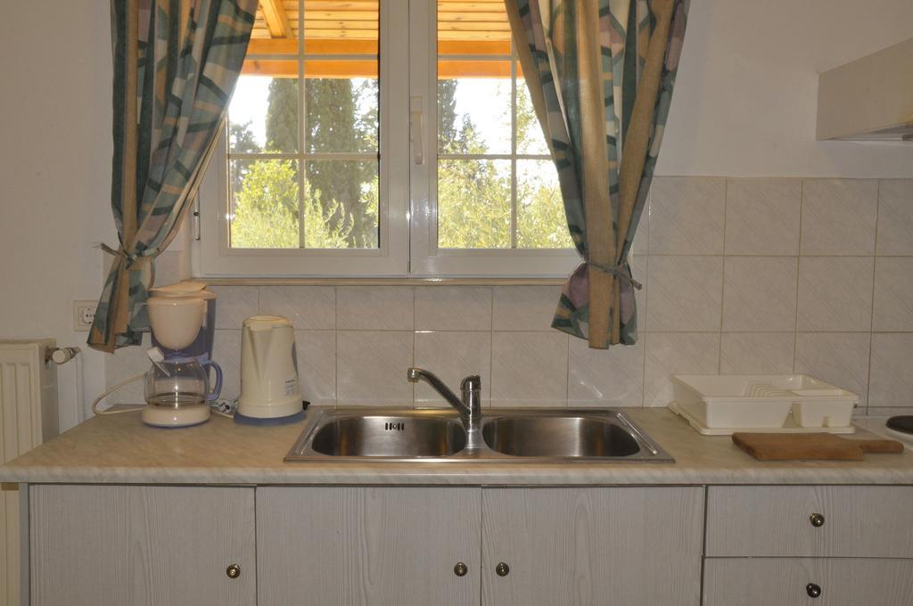 Egli Apartments Kontokali Buitenkant foto